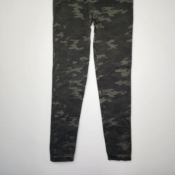 Spanx Look at Me Now Seamless Camo Leggings Green Medium - Picture 4 of 6